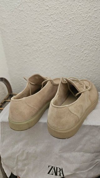 Zapatos Zara Man de gamuza color beige 44/45