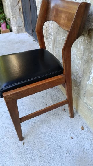 Silla madera retro asiento polipiel negro