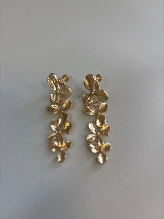Pendientes florales de clip Dorados Sin agujero