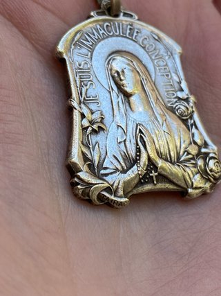 Medalla antigua, firmada Tairac