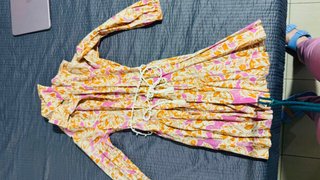 Vestido floral naranja y rosa
