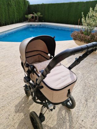 Carrito de bebé. Incluye capazo y silla de paseo