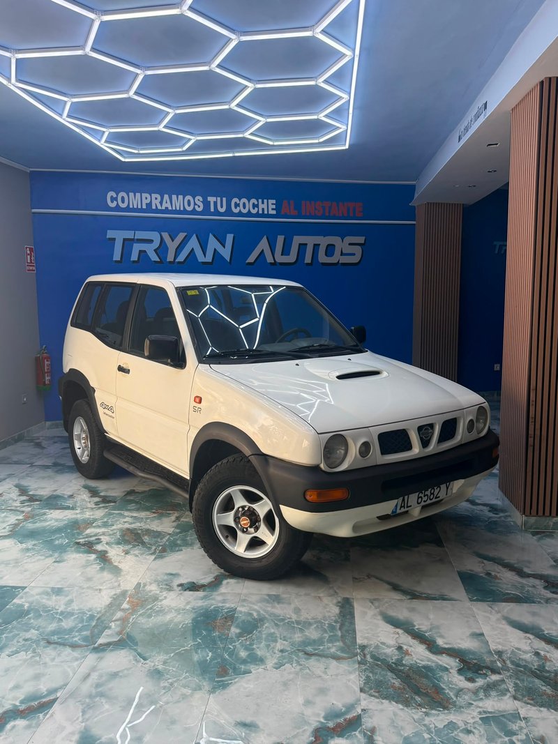 Nissan Terrano II 1997 - foto 1