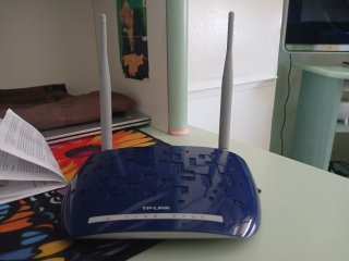 Modem Router TP-LINK ADSL2+ Wireless N 300Mbps