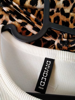 Conjunto Top Blanco y Falda/Shorts Animal Print