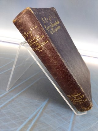 Libros de salud años 30. Guía y Formulario de Terapeútica + Fisiología e Higiene.