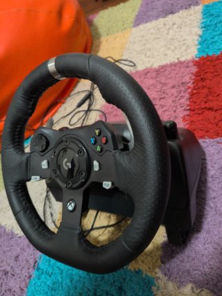 Volante Logitech G920 con Pedales