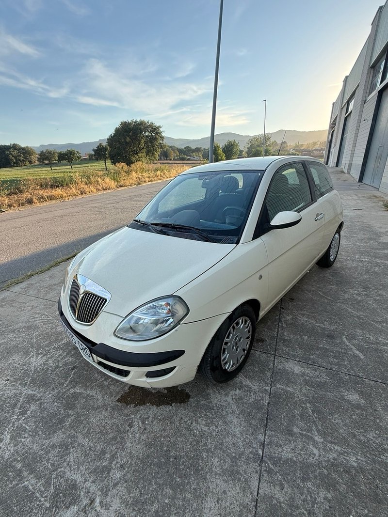 Lancia Ypsilon 2003 - foto 1