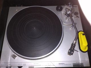 Equipo de música Technis: tocadiscos, amplificador