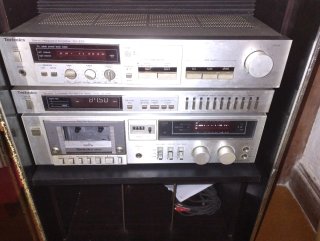 Equipo de música Technis: tocadiscos, amplificador