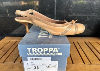 Zapatos TROPPA Talla 38 Beige/Marrón