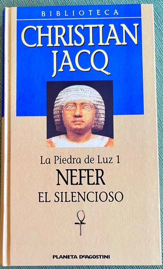 Nefer, el silencioso la piedra de luz 1