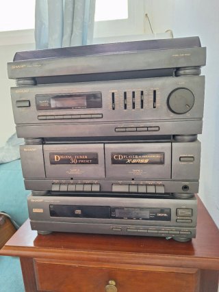 Equipo de música Sharp CMS-1600 con tocadiscos