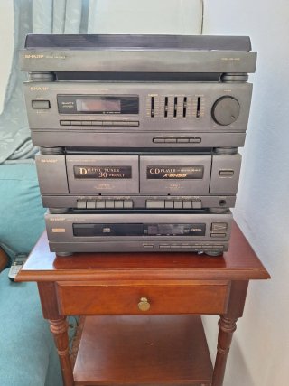 Equipo de música Sharp CMS-1600 con tocadiscos
