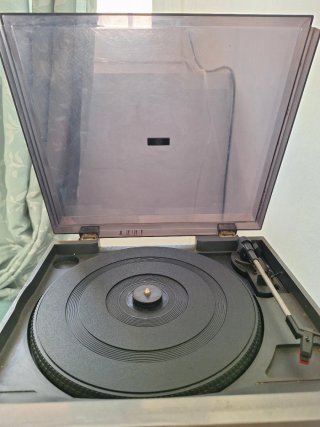 Equipo de música Sharp CMS-1600 con tocadiscos