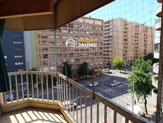 Piso en venta en Joc de la Bola - Camps d'Esports - Ciutat Jardí - Montcada en Lleida