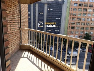 Piso en venta en Joc de la Bola - Camps d'Esports - Ciutat Jardí - Montcada en Lleida