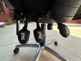 Silla ergonómica de oficina negra