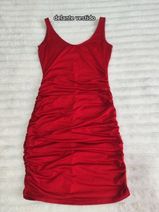 Vestido rojo ajustado fruncido talla S