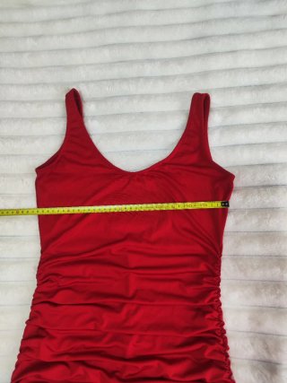 Vestido rojo ajustado fruncido talla S