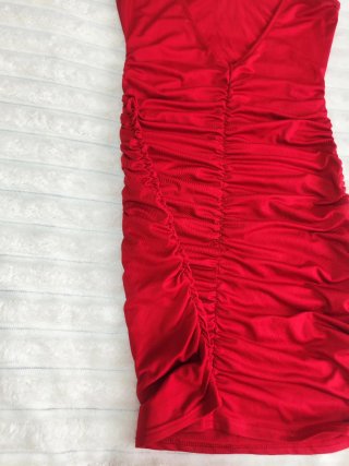 Vestido rojo ajustado fruncido talla S