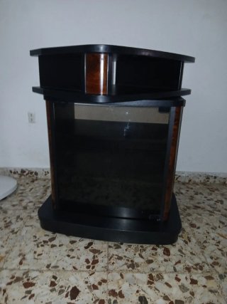 Mesa TV cristal y madera, parte superior giratotia