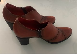Zapatos de mujer Jose Saenz marrones