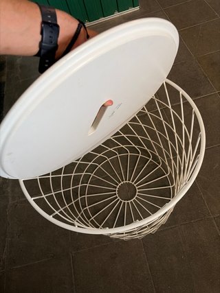 Cesto blanco metálico Ikea