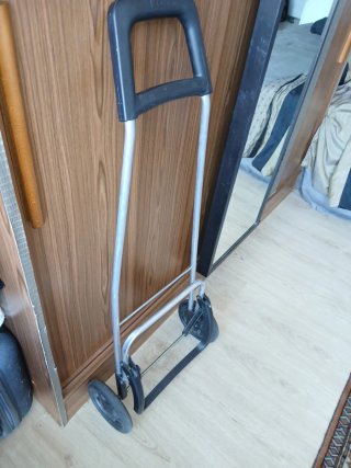 Carro de la compra con ruedas
