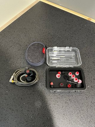 Fiio FH3 Auriculares Negros y Plateados