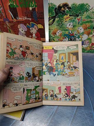 4 cómics, tebeos Disney, montera, toray