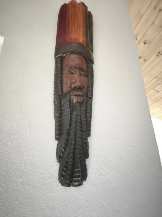 Figura Rasta tallada en madera Jamaica