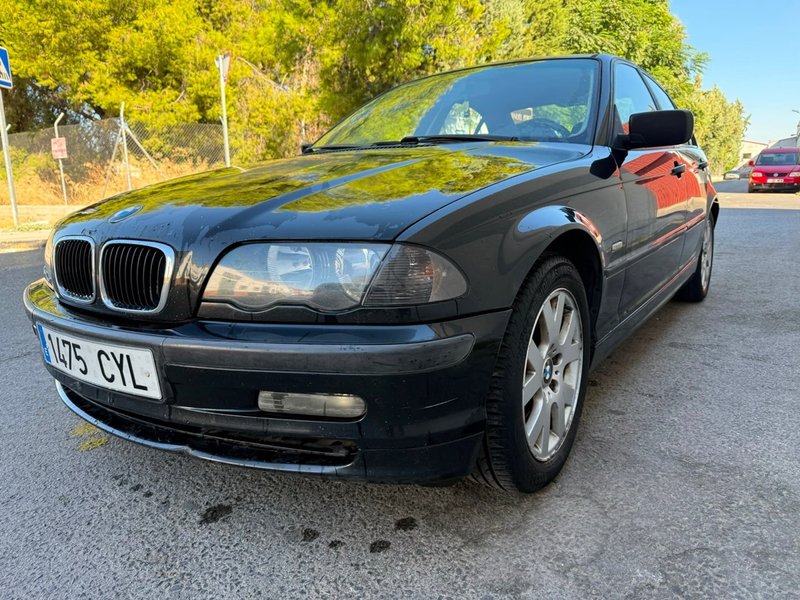 BMW Serie 3 2001 - foto 1