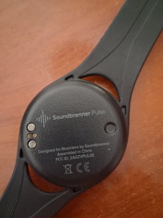 Metrónomo de Muñeca Soundbrenner+ Cable USB