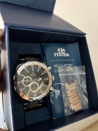 Reloj Festina Cronógrafo azul claro y Plateado