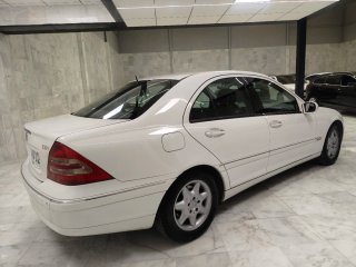 Mercedes-Benz Clase C220 Automático 2004