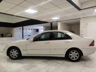 Mercedes-Benz Clase C220 Automático 2004