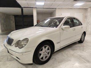 Mercedes-Benz Clase C220 Automático 2004