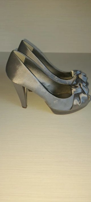 Zapatos de tacón plateados Remake