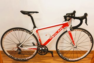Bicicleta de carretera Dolan Ares de carbono