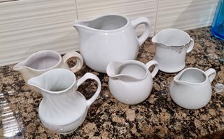 Set di 6 brocche per latte in porcellana