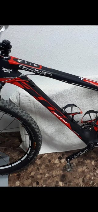 Bicicleta MTB 27.5 Carbono Roja
