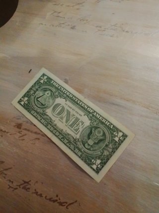 Dollaro USA decorato a mano