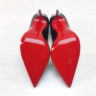 Tacones Christian Louboutin Negros de Charol