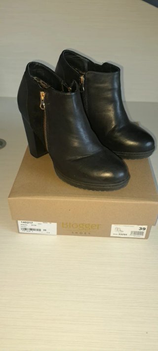 Botines de tacón negros