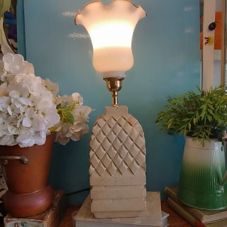 Lámpara vintage cristal opalino y pie piedra