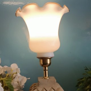 Lámpara vintage cristal opalino y pie piedra