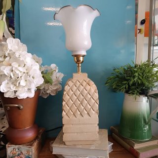 Lámpara vintage cristal opalino y pie piedra