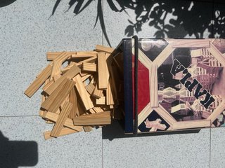 Juego Kapla con piezas y caja