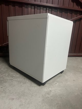 Cajonera de oficina con ruedas